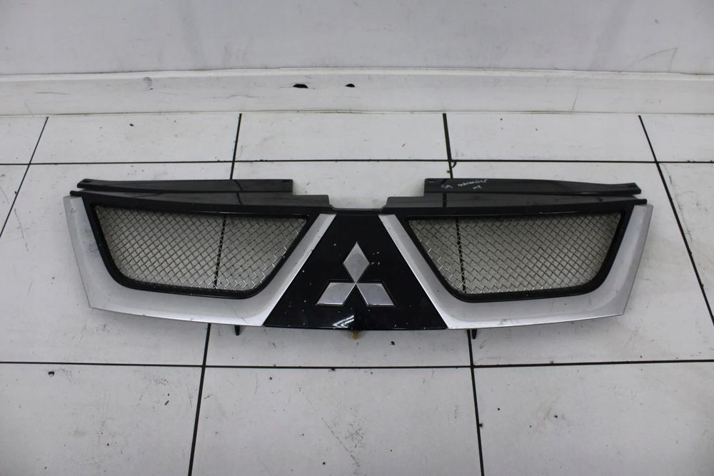 MITSUBISHI OUTLANDER II 06R- GRILL ATRAPA CHŁODNICY