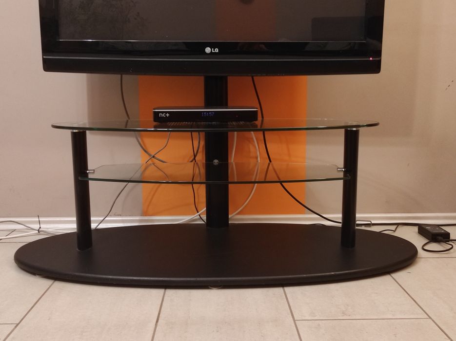 Stolik rtv z uchwytem na telewizor