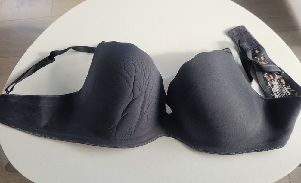 Biustonosz push-up b.tempt'd (Wacoal) – 80D / 36D – czarny – używany