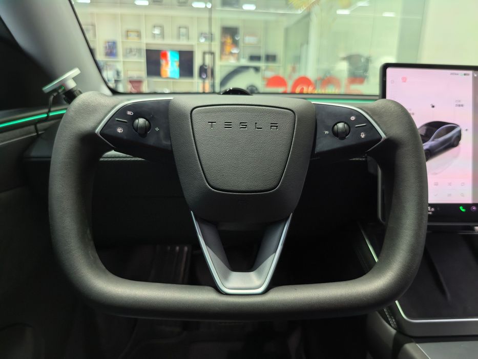 VOLANTE YOKE Tesla Model 3 Highland & Model Y Juniper - 2024 - 2026