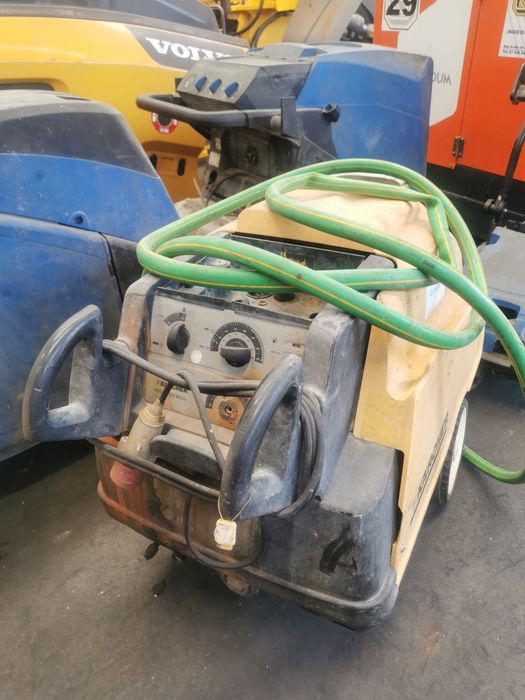 Máquinas lavar de alta pressão Karcher e Nilfisk