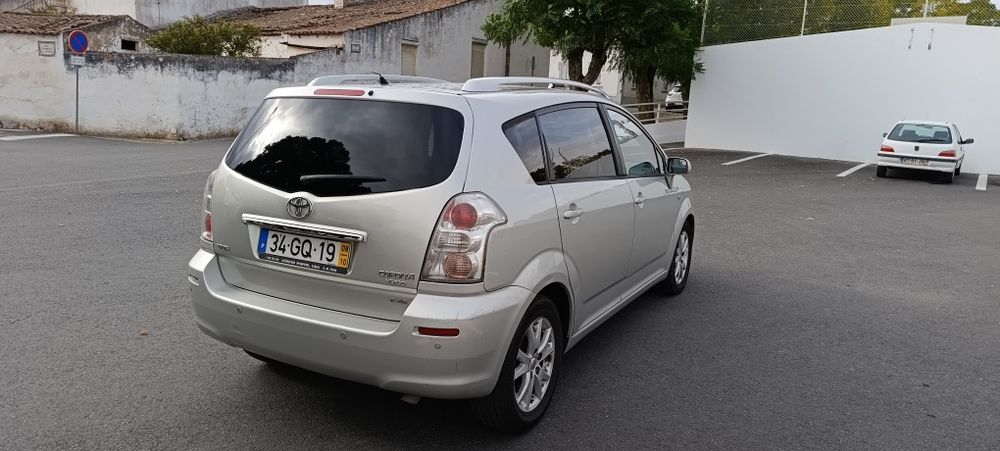 Toyota Corolla verso 2.2d4d 136cv 7lugares — photo 5