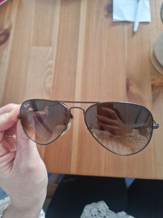 Óculos Ray Ben com marcas de uso. Preço negociável