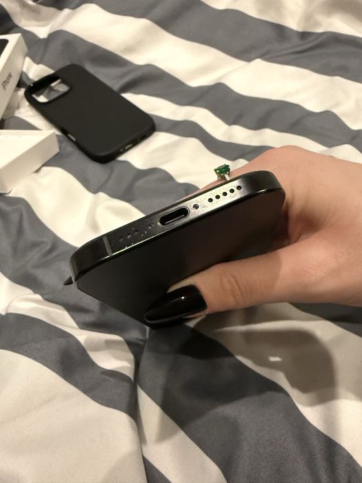 IPhone 16 pro 128gb 93% baterii