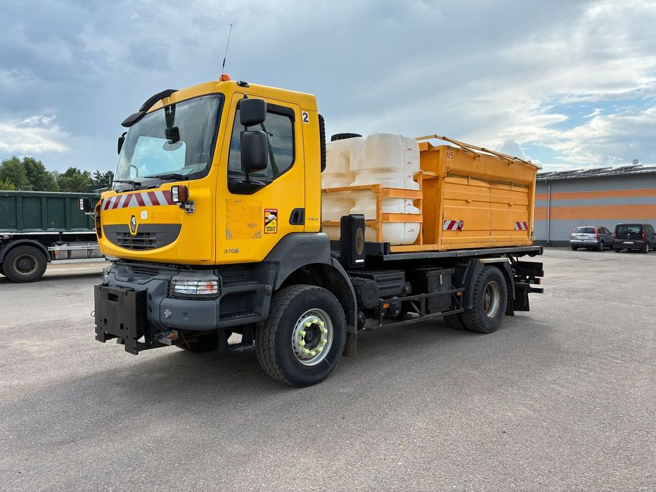 Renault Kerax 4x2  Renault Kerax 4x2 solarka 6m3