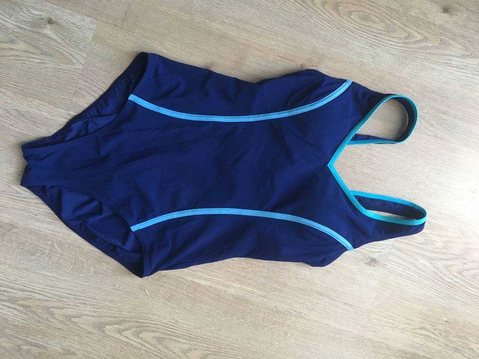 продам сплошные купальники