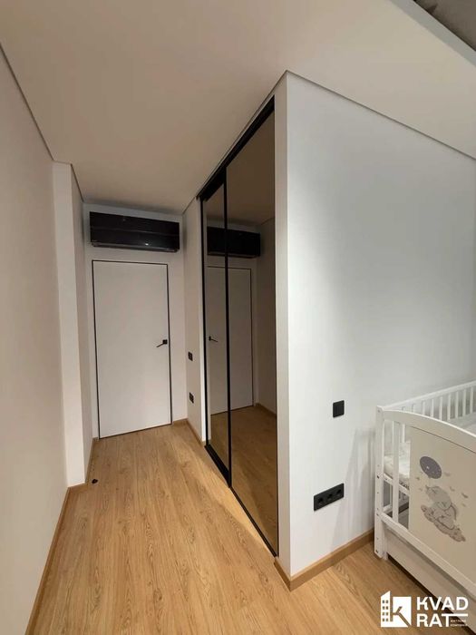 Продаж 2-кімнатної квартири з великою кухнею-студією