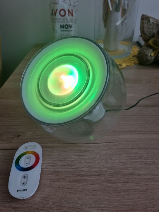 Lampa na pilota zmieniająca kolor