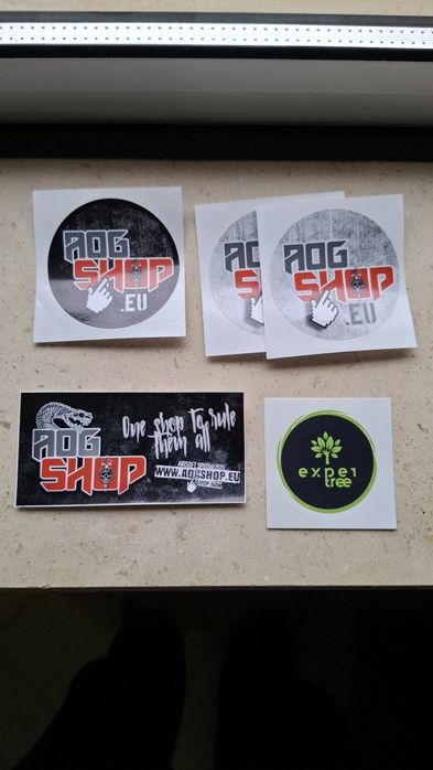 Patches, pins e stickers