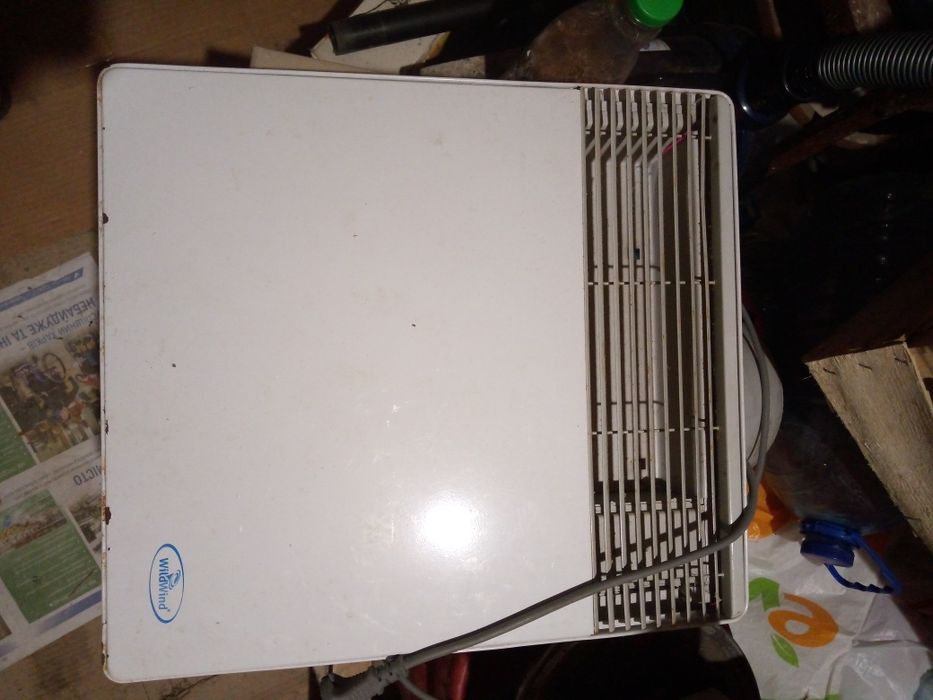 Обогреватель на стены, тепловентилятор.