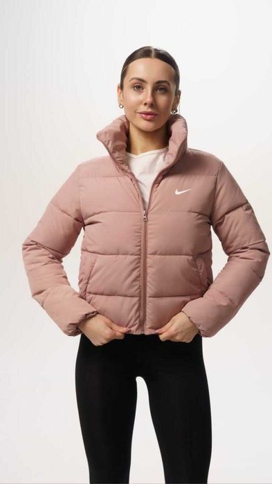 Куртка жiноча легка Nike / Куртка женская легкая