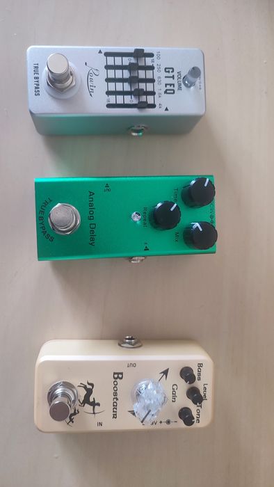 3 pedais guitarra