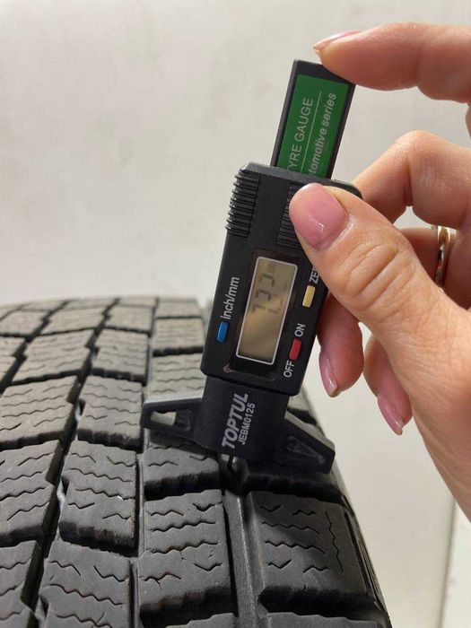 Шини зима  215/65 r16 Falken стан чудовий резина зима 215-/65/15