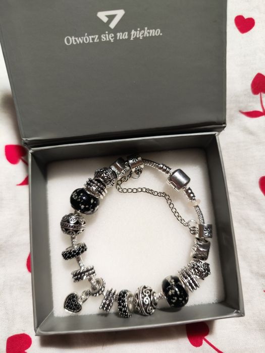 Bransoletka charms