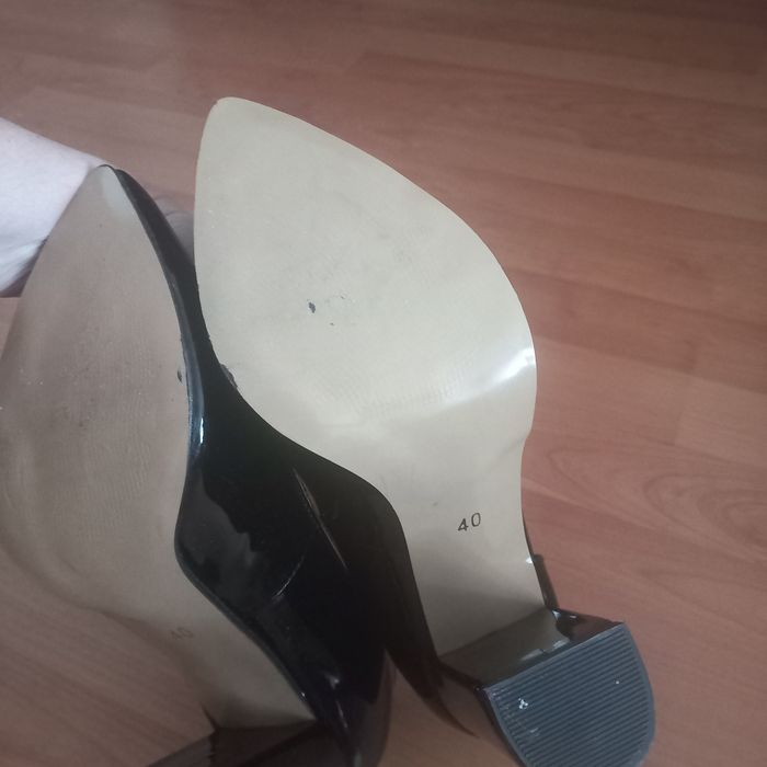 Туфлі-човники лаковані