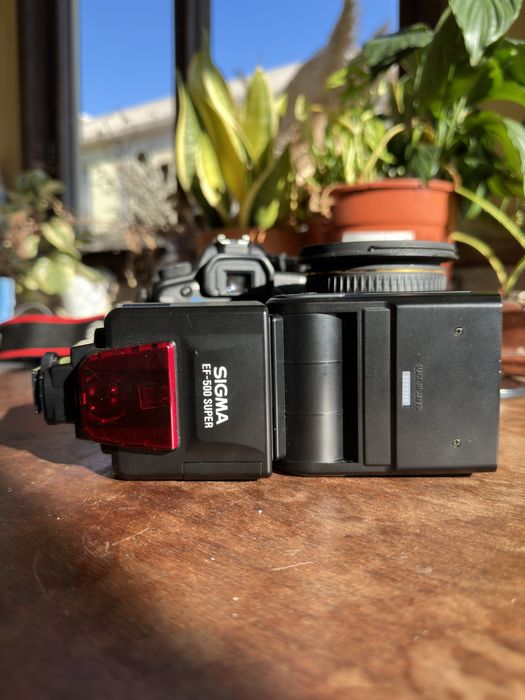 Flash Sigma EF-500 com pilhas