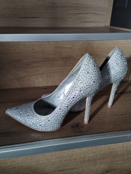 Szpilki srebrne z cyrkoniami