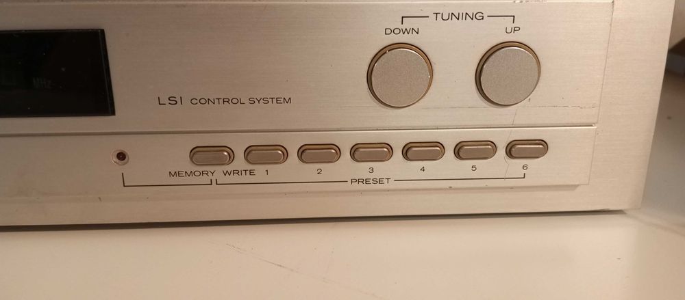 HITACHI FT-8000 Stereo tuner