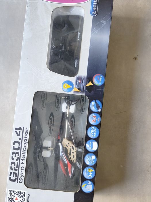 Remote-Controlled Helicopter443434129404743683
