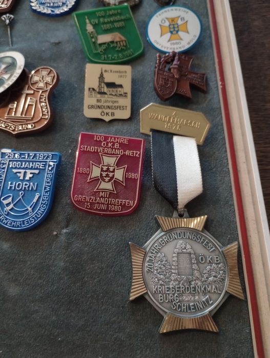 Stare oznaczenia przypinki Okazja