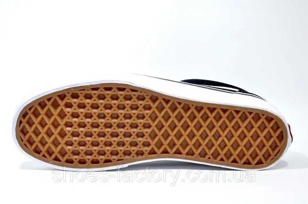 Кросівки унісекс Vans Old Skool Black/White код 3490129