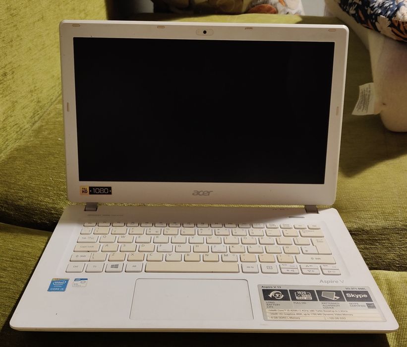 Sprzedam laptop Acer Aspire V13  używany
