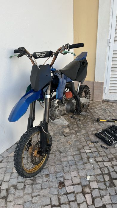 Vendo pitbike140ccYCF porém tem(problemas no motor) negociável!