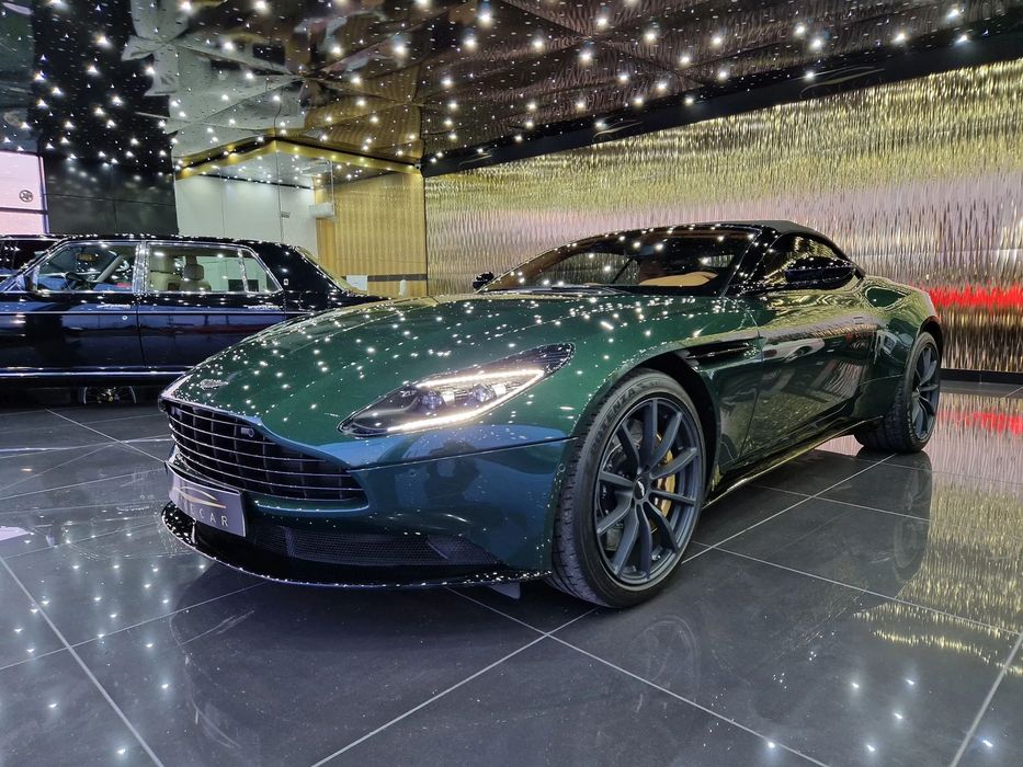 Aston Martin DB11 Volante V8