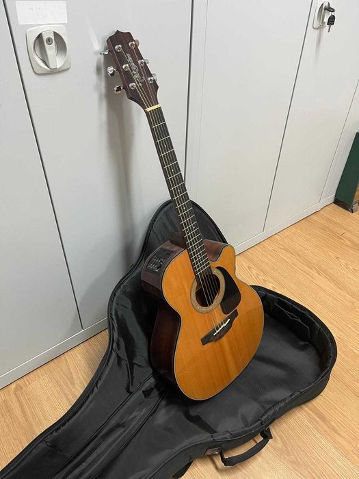 Guitarra Takamine GN30 CE