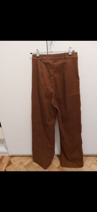 Calças de veludo castanhas
