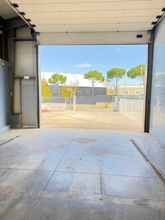 Arrenda-se Imóvel Comercial – Excelente Localização ALBUFEIRA