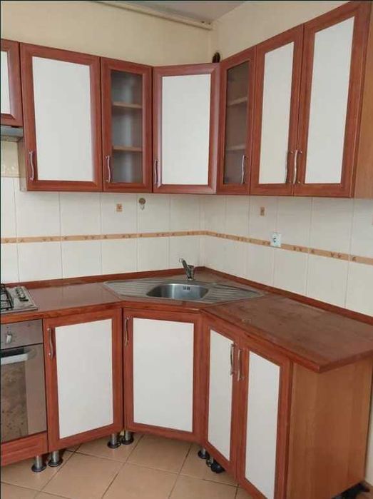 Szafki kuchenne w stylu klasyczno - rustykalnym