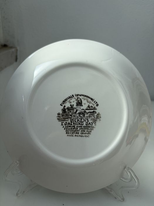 Enoch Wedgwood (Tunstall Ltd) Dickens Coaching Days display plate