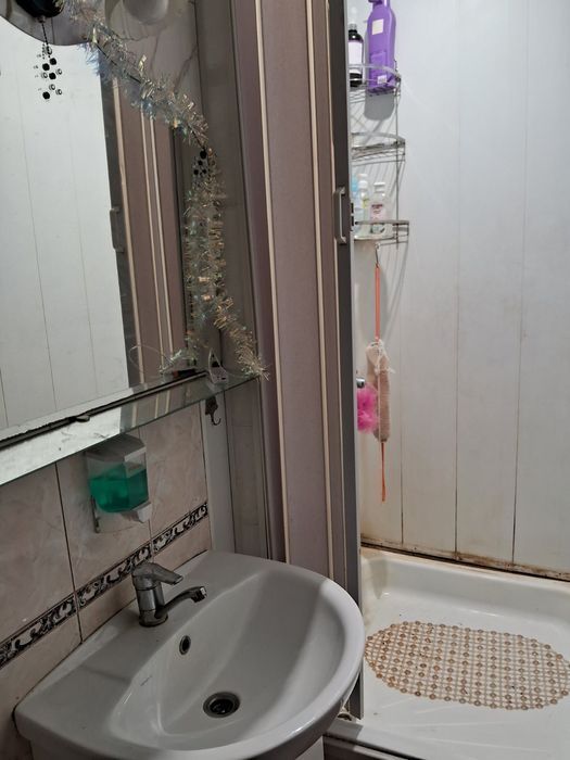 Сдаю комнату  для девушки , женьшины