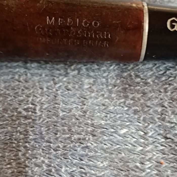 Lindo cachimbo Estate Vintage Medico Guardsman.