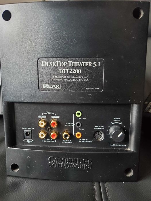 5 głośników z subwooferem