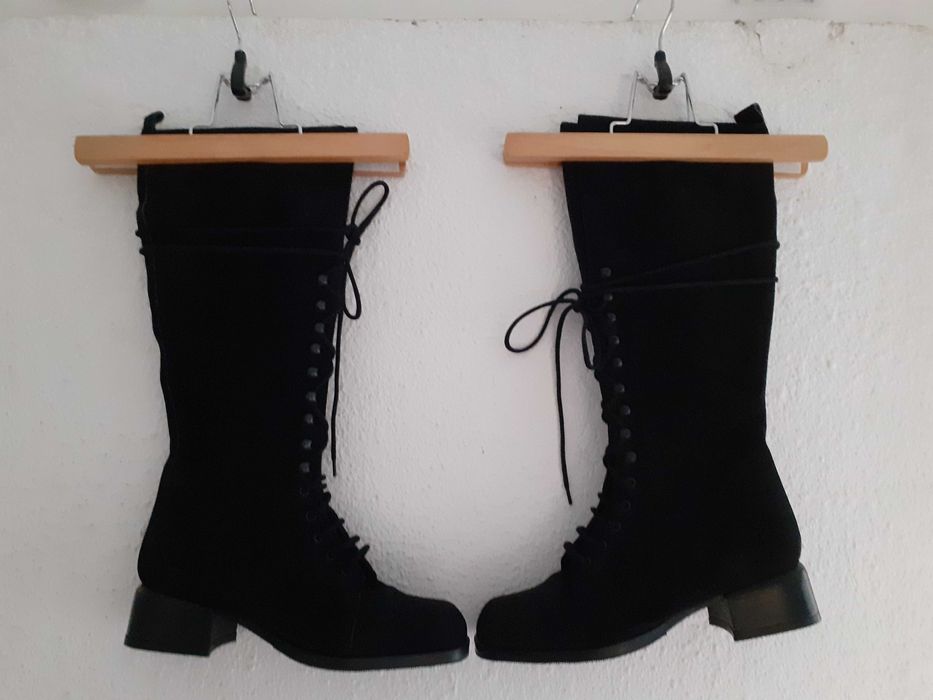 Botas cano alto atacadores em camurça pretas 36