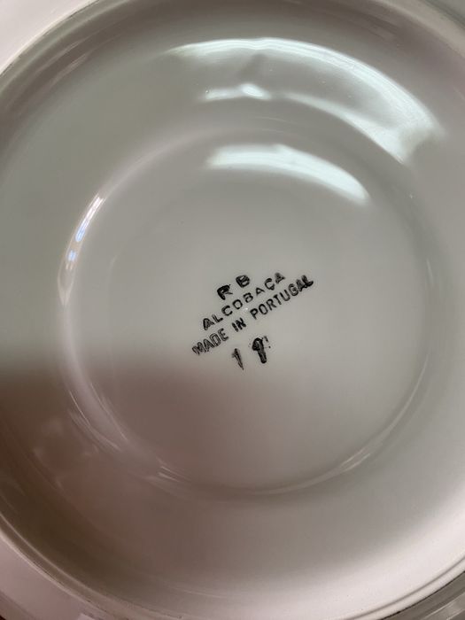 Prato pequeno colorido feito em portugal