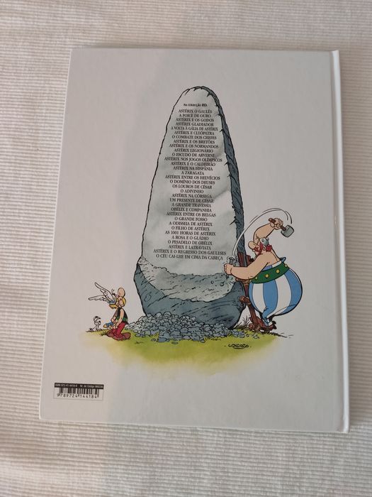 Livro Astérix "O céu cai-lhe em cima da Cabeça"