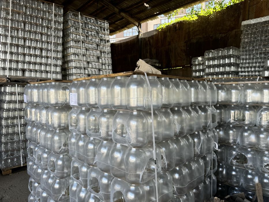 Банка 0,5 1л.1,5 л 3 л. Нова