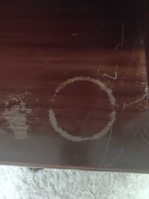Estante de sala em mogno