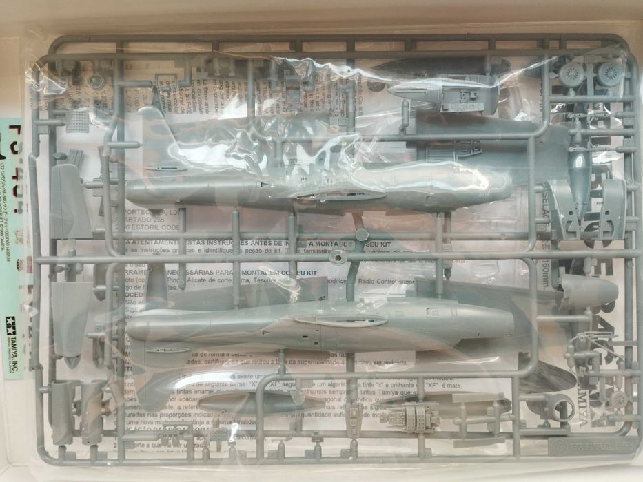 1/72 Tamiya 60745 Republic F-84 G ThunderjetUSAF FAP kit modelismo decalques