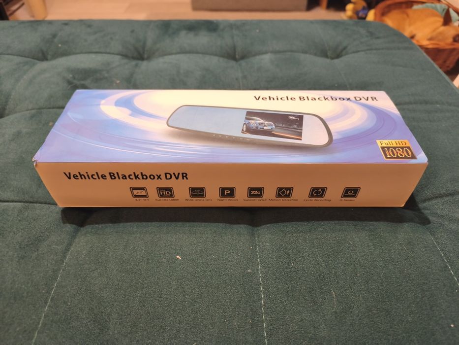 Lusterko z wideorejestratorem