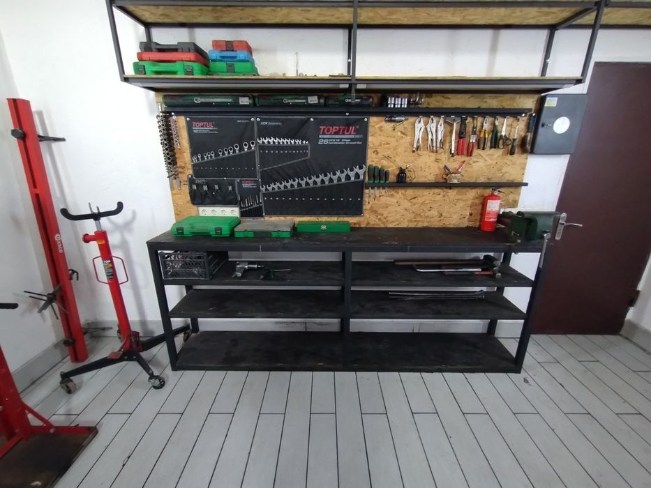 СТО, Пулюя 8а біля Новуса, 35м2