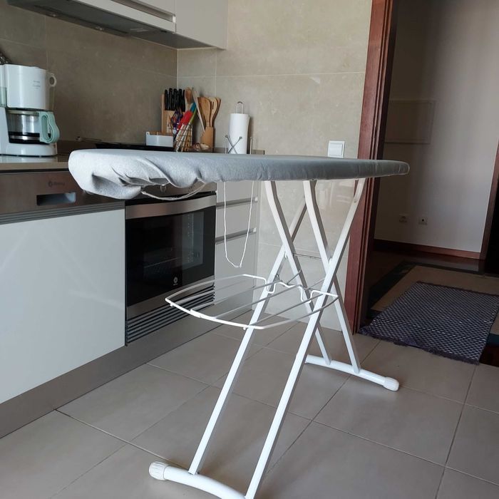 Tábua de passar a ferro64584683725826123