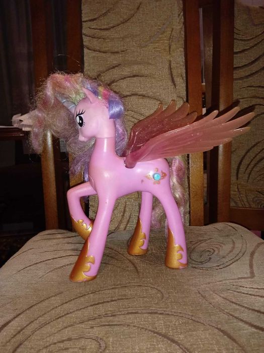 My little Pony księżniczka Cadence mówi, konik jednorożec interaktywny