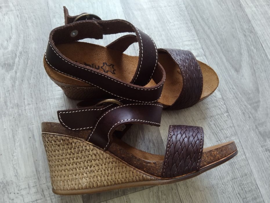 Nowe sandałki na koturnie Inblu, roz. 37