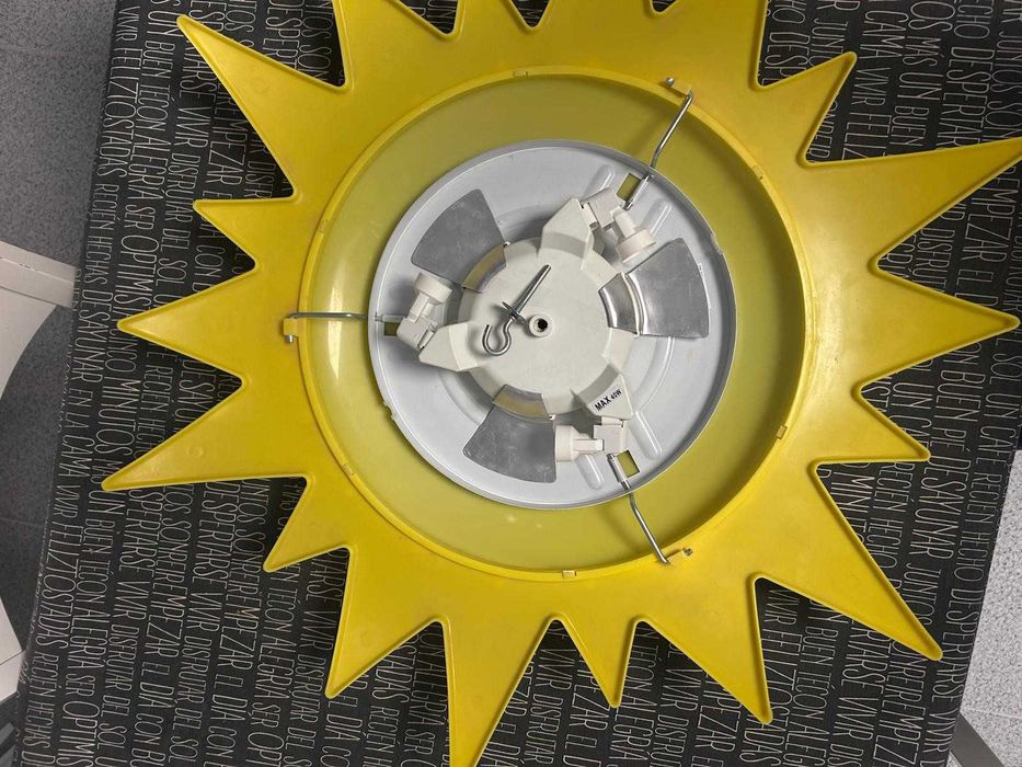 Candeeiro ikea criança