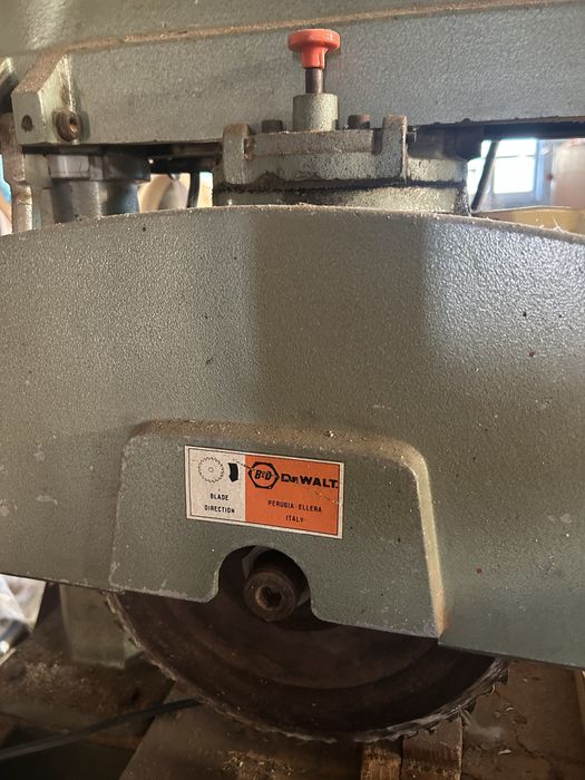 Serra radial trifásica