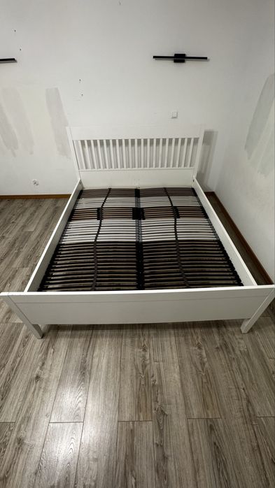 Białe łóżko 200x160.